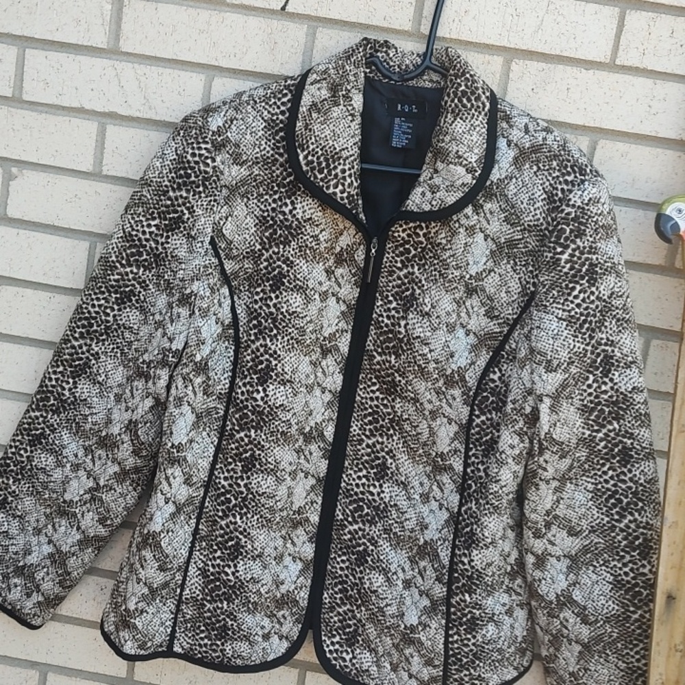 Leopard 🐆 Jacket** - Picture 4 of 10